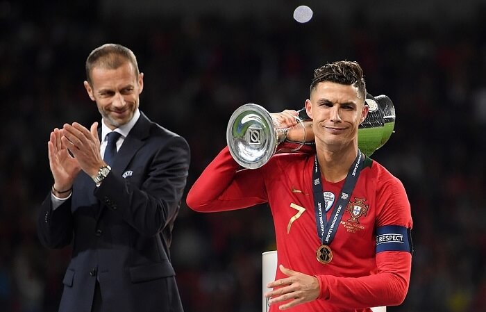 Ronaldo cùng đồng đội đã giành được chức vô địch đầu tiên cho Bồ Đào Nha.